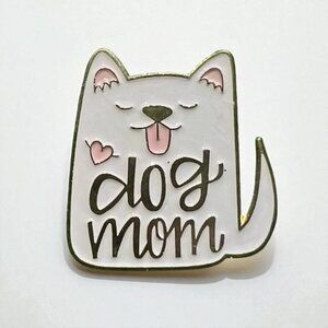❤️ 5/$18 - Happy Dog Mom Pin